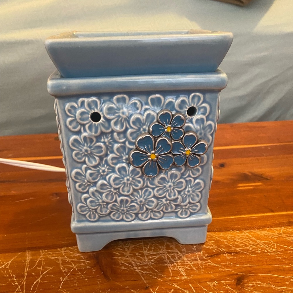 Scentsy wax burner